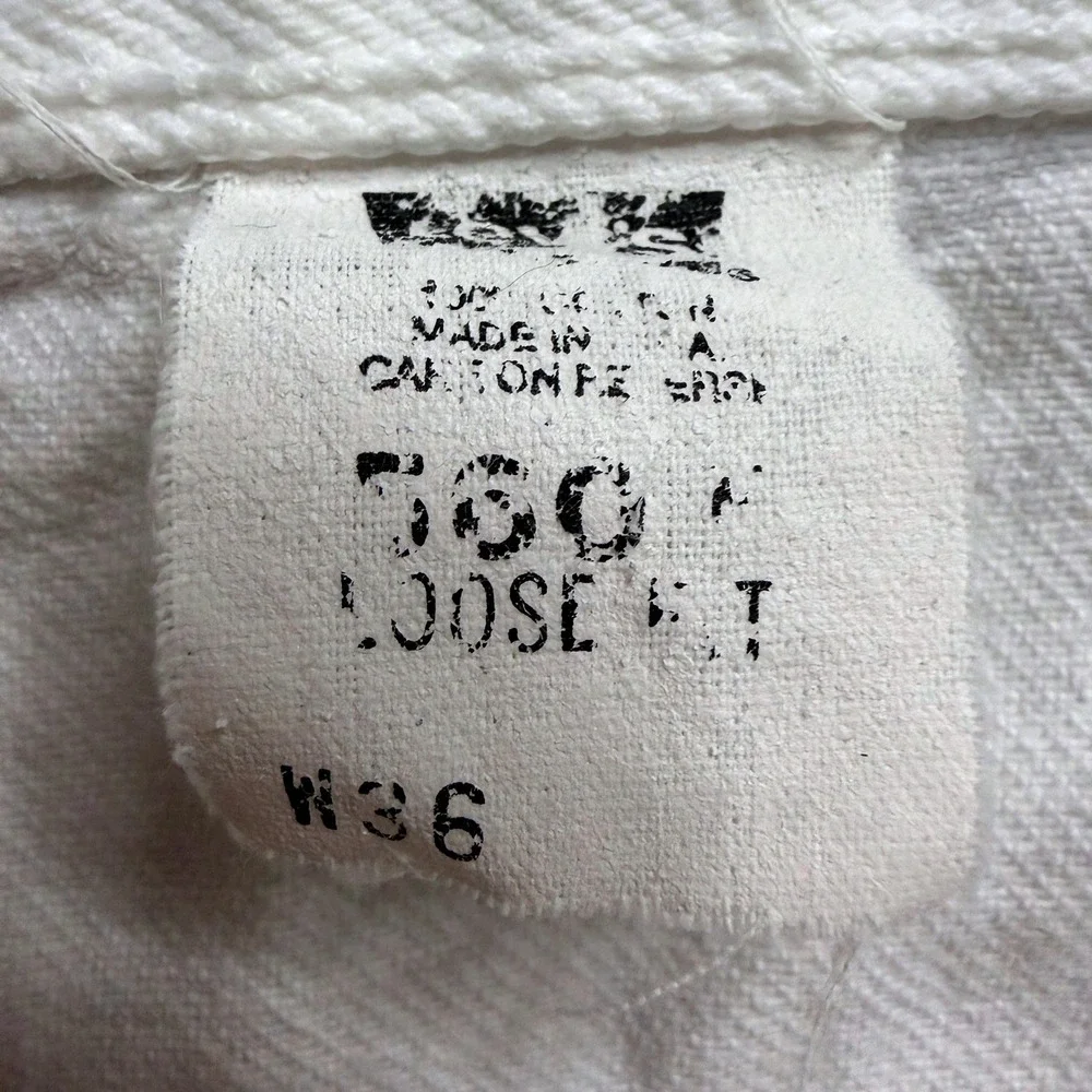 Vintage Levis 560 White Denim Shorts Mens W34in. Loose Fit Made in USA 90s